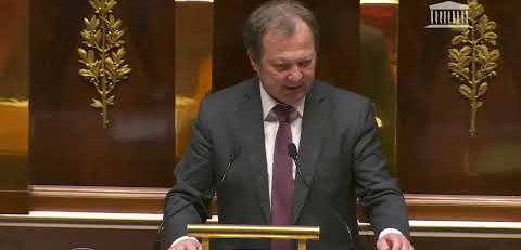 Censure : "Vous tentez d'imposer un récit selon lequel l'opposition serait responsable du désordre."