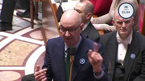 Découverts bancaires : "Attelez-vous enfin à une politique de redistribution des richesses !"