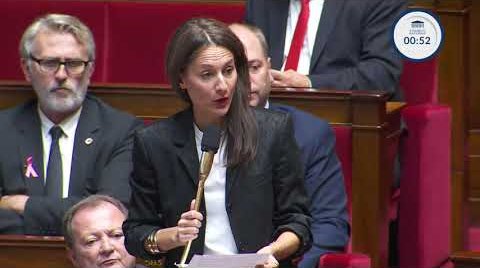 Elsa Faucillon dénonce un budget dans la droite ligne des précédents qui nous ont mis dans le rouge